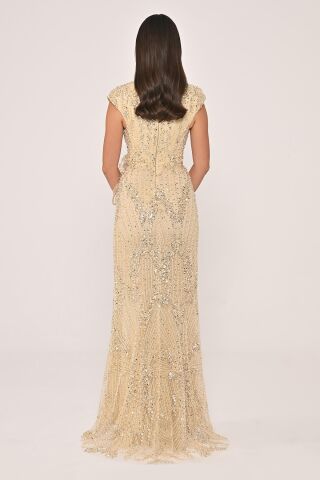 Dekolteli Beli Çiçek Aksesuarlı Payet Uzun Elbise ALTIN - 44