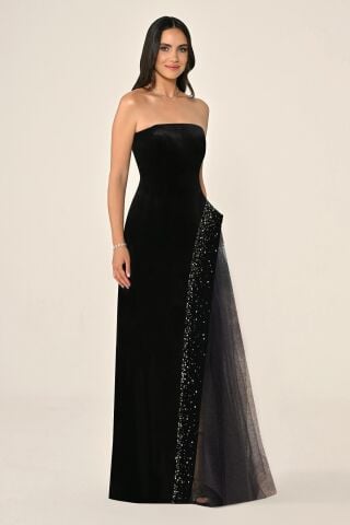 Straplez Eteği Taşlı Tüllü Kadife Uzun Elbise