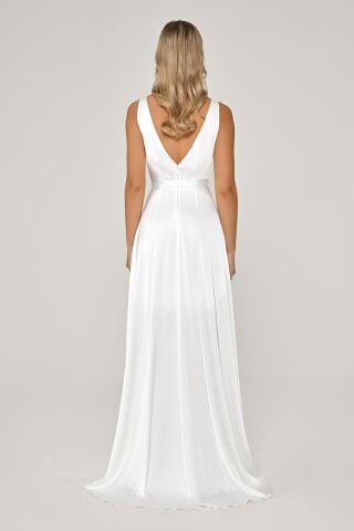 Çift Yırtmaçlı Çiçek Aksesuarlı Saten Uzun Elbise Beyaz - 38