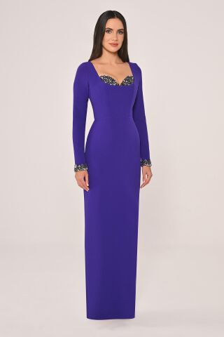 Slim Fit Langes Kreppkleid mit bestickter Brust und Ärmeln Lila - 44