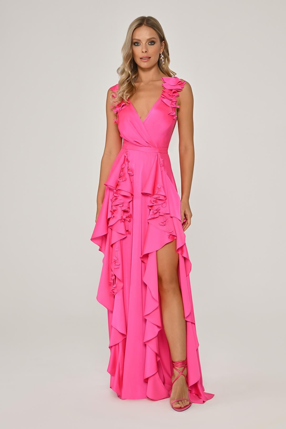 Çift Yırtmaçlı Çiçek Aksesuarlı Saten Uzun Elbise AÇIK FUŞYA - 40