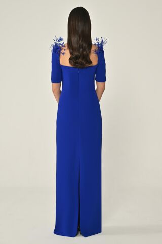 Kısa Kollu Omuz Tüy Aksesuarlı Krep Uzun Elbise SAKS - 38