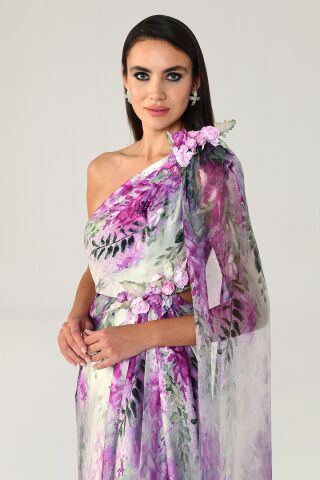 Langes Kleid aus Chiffon mit Schalkragen und gemustertem Satin
