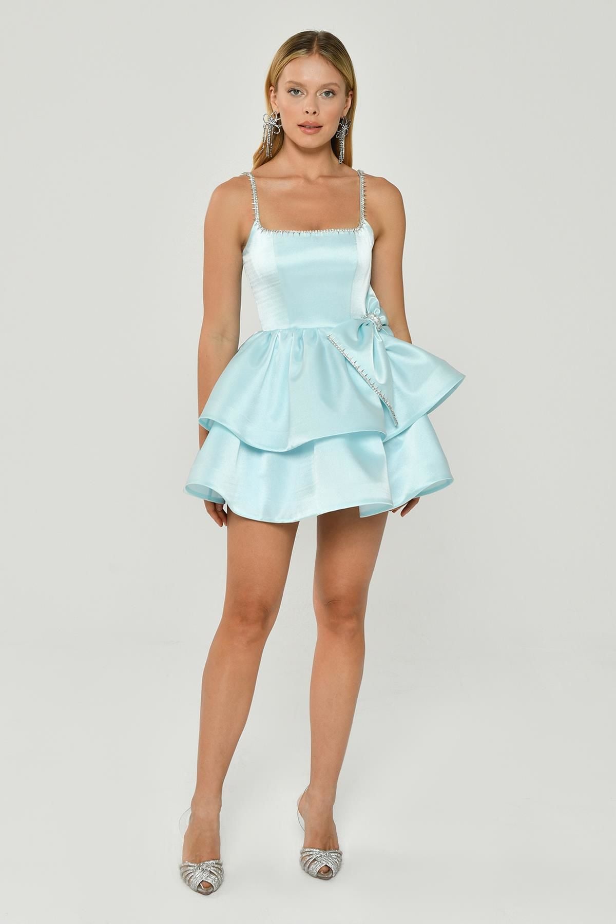 Askılı Şerit Aksesuarlı Katlı Etek Parlak Kumaş Kısa Elbise MAVİ - 42