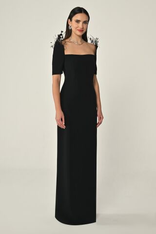 Kısa Kollu Omuz Tüy Aksesuarlı Krep Uzun Elbise Siyah - 40