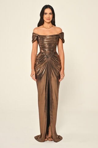 Düşük Kol Drapeli Önden Yırtmaçlı Parlak Şifon Uzun Elbise