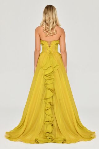 Trägerloses, langes Chiffonkleid mit Rüschen und doppeltem Schlitz, OXIDGRÜN – 42