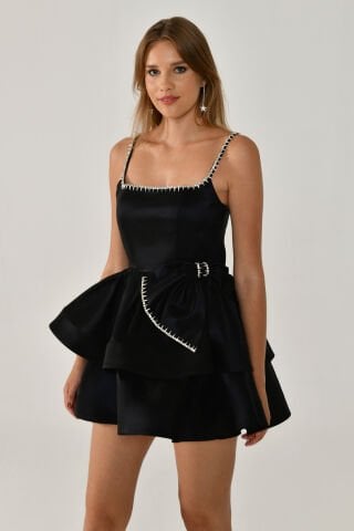 Askılı Şerit Taş Aksesuarlı Fiyonklu Tafta Kısa Elbise