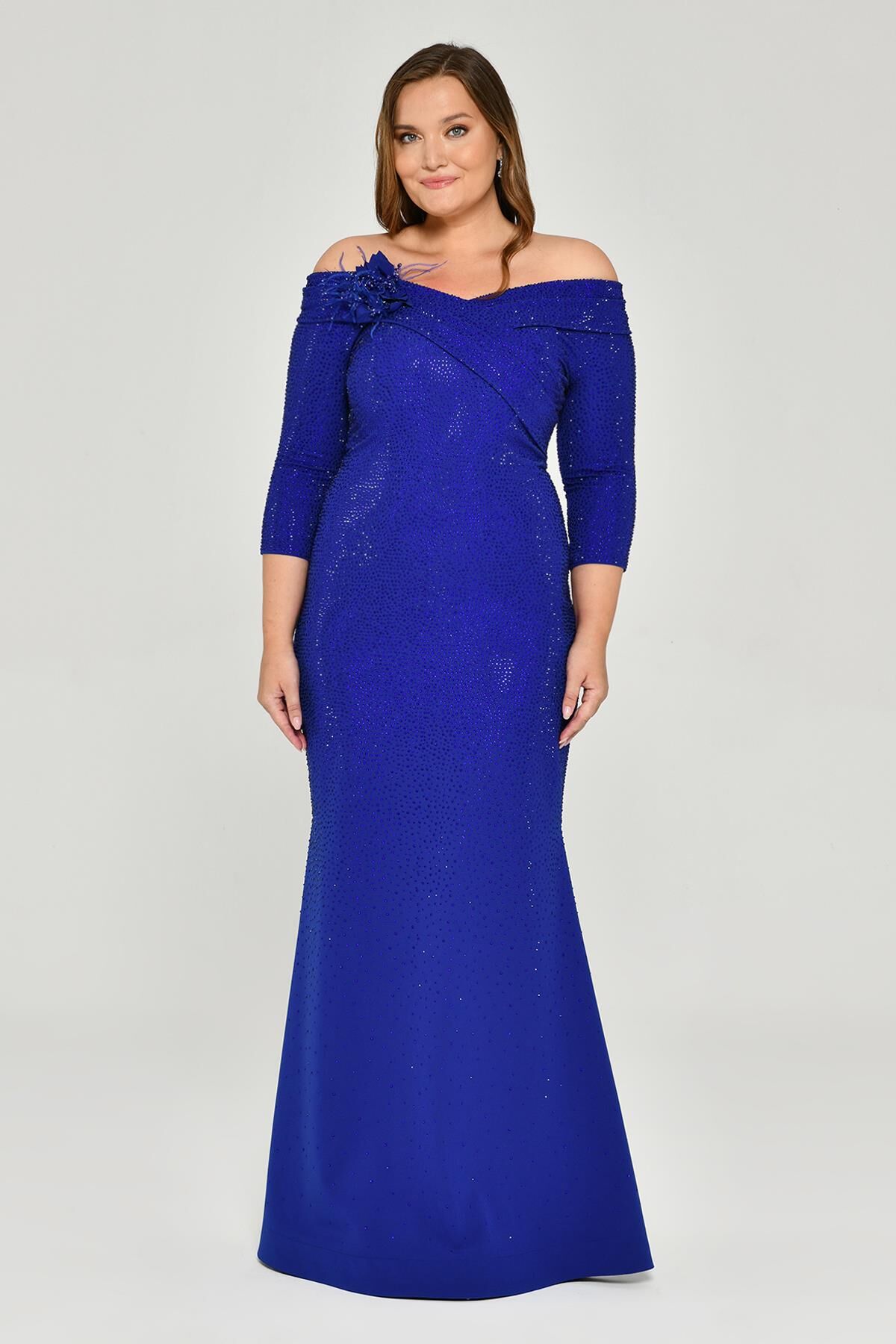 Düşük Omuz Çiçek Aksesuarlı Boncuklu Kumaş Uzun Elbise SAKS - 46