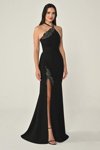 Boyundan Askılı Yaprak İşlemeli Krep Uzun Elbise