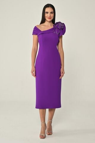 Taşlı Çiçek Aksesuarlı Krep Midi Elbise