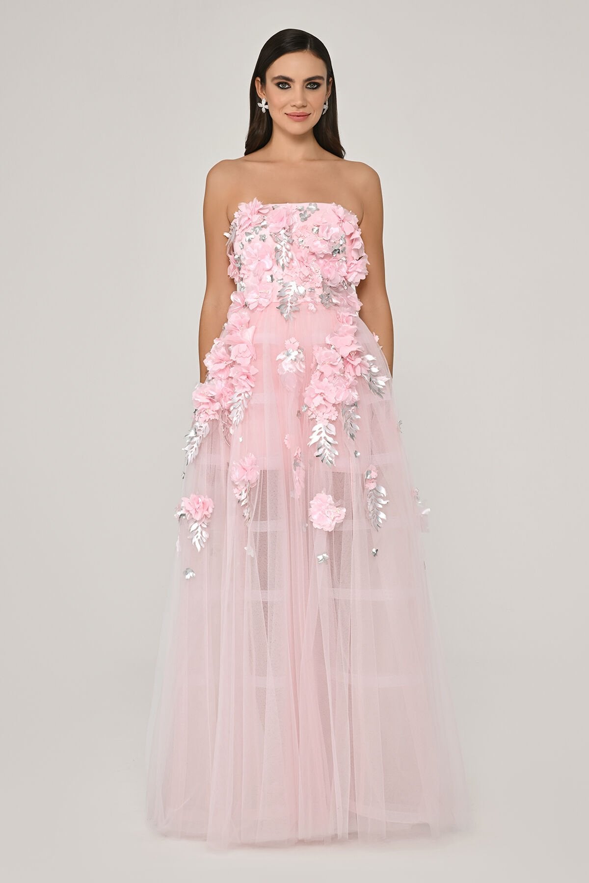 Trägerloses langes Tüllkleid mit 3D-Blumen-Accessoire