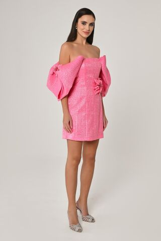 Düşük Kol Beli Çiçek Aksesuarlı Kısa Elbise Fuşya - 36