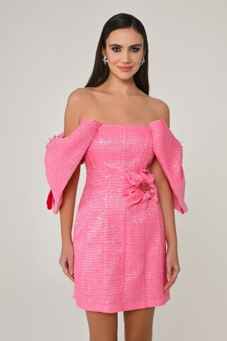Düşük Kol Beli Çiçek Aksesuarlı Kısa Elbise Fuşya - 40