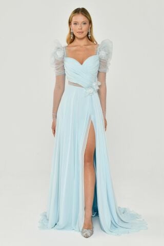 Uzun Transparan Kollu Kalp Göğüs Çiçek Aksesuarlı Yırtmaçlı Şifon Uzun Elbise BUZ MAVİ - 40