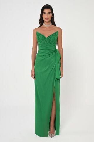 Straplez Üst Pliseli Yandan Yırtmaçlı Şifon Uzun Elbise ZÜMRÜT - 36