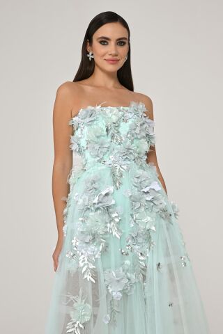 Trägerloses langes Tüllkleid mit 3D-Blumen-Accessoires Mint – 38