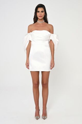 Düşük Balon Kol Straplez Kısa Saten Elbise Beyaz - 40