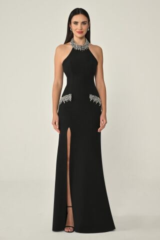 Halter Yaka Boyun ve Cep Taş Aksesuarlı Krep Uzun Elbise