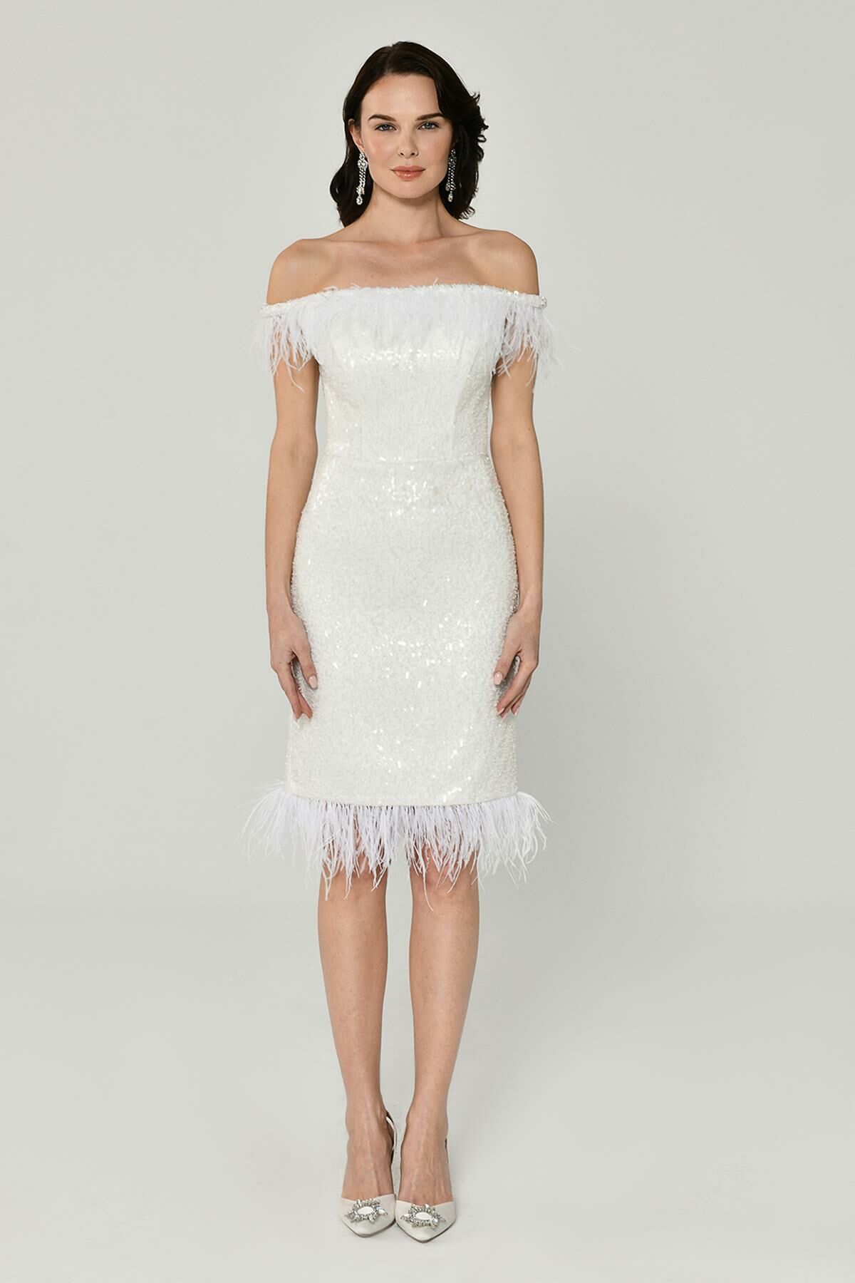 Düşük Omuz Tüylü Payet Kısa Elbise Beyaz - 44