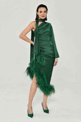 Tek Kol Boyundan Şallı Tüy Aksesuarlı Saten Midi Elbise Yeşil - 36