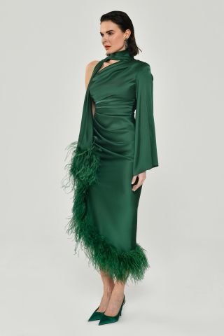Tek Kol Boyundan Şallı Tüy Aksesuarlı Saten Midi Elbise Yeşil - 36