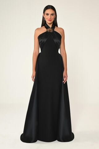 Boyundan Geçmeli Çiçek Aksesuarlı Uzun Elbise Siyah - 40