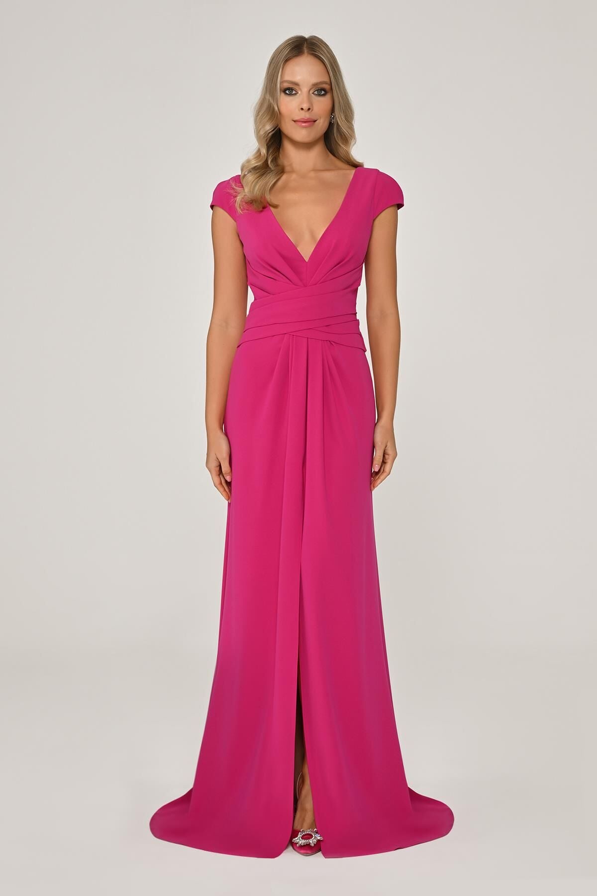 Derin V Yaka Önden Drapeli Kuyrukluı Krep Uzun Elbise Fuşya - 36