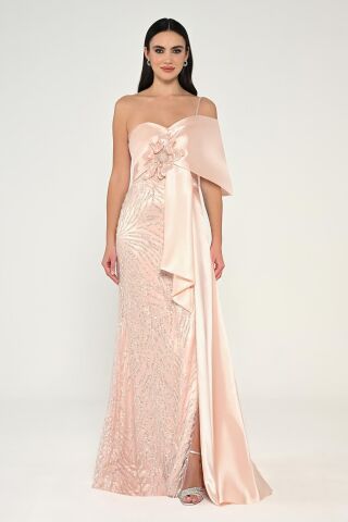 Tek Askılı Çiçek Aksesuarlı Payetli Saten Uzun Elbise Pudra - 40
