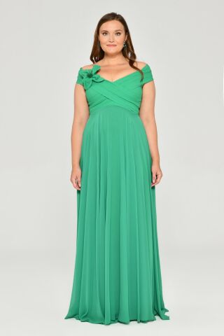 Düşük Omuz Drapeli Çiçek Aksesuarlı Şifon Uzun Elbise Yeşil - 44