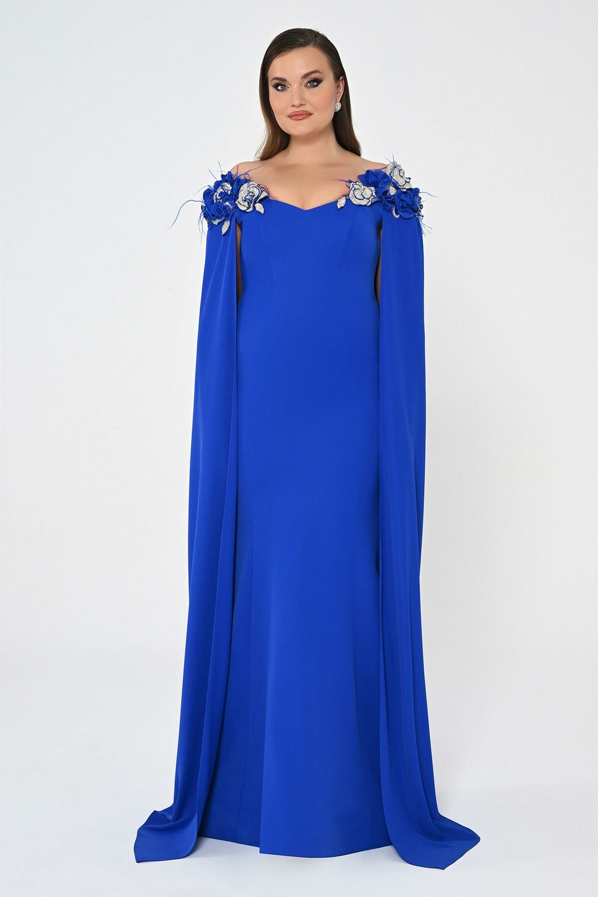 Omuzları Çiçek Aksesuarlı Pelerinli Uzun Elbise SAKS - 44