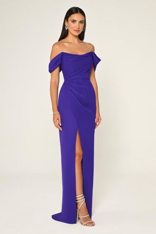 Schulterfreies, langes Crêpe-Kleid mit Seitenschlitz, Lila - 46