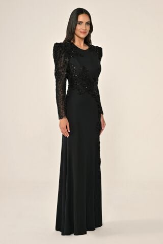 Langes Paillettenkleid mit Ärmeln, Taille und Schlitz
