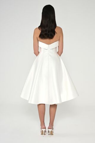 Straplez Önü Çiçekli Fiyonk Saten Midi Elbise Beyaz - 42