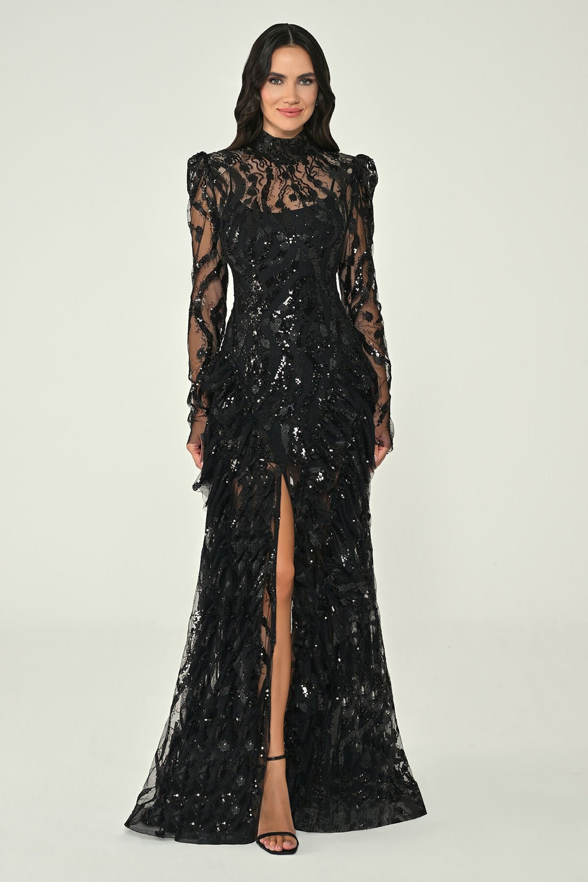 Uzun Kollu Vatkalı Önden Yırtmaçlı Payet Uzun Elbise