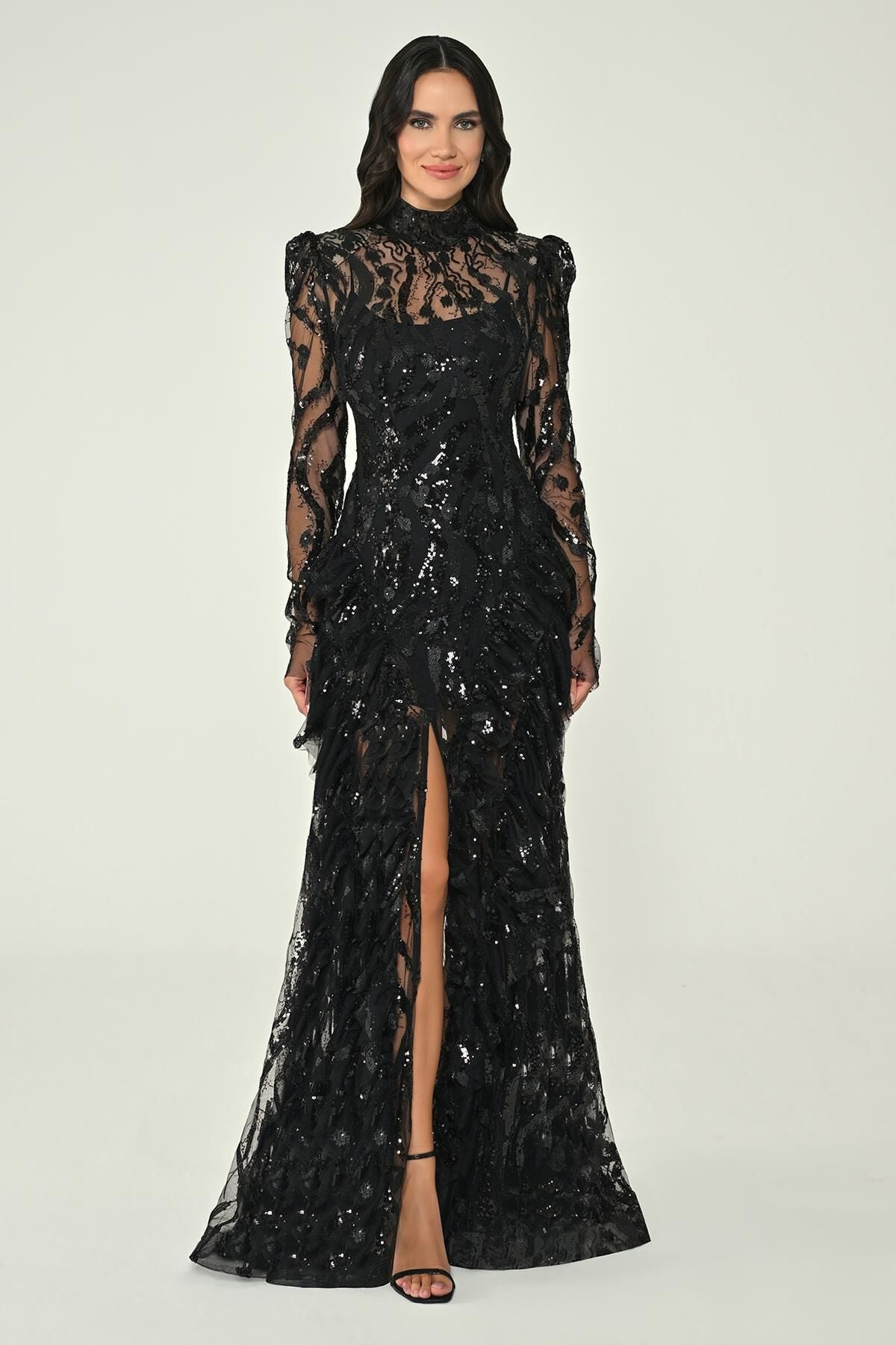 Uzun Kollu Vatkalı Önden Yırtmaçlı Payet Uzun Elbise