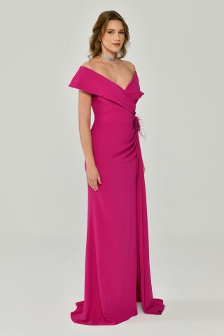 Düşük Omuz Beli Çiçek Aksesuarlı Krep Uzun Elbise Fuşya - 38