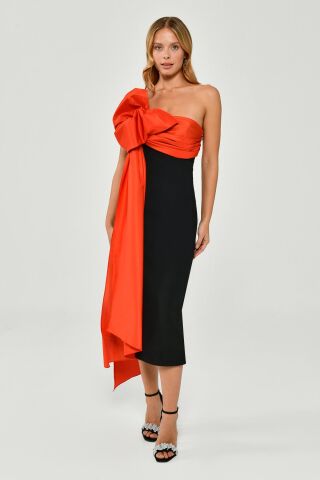Tek Omuzdan Tafta Kumaş Bağlamalı Krep Midi Elbise SİYAH / ORANJ - 42
