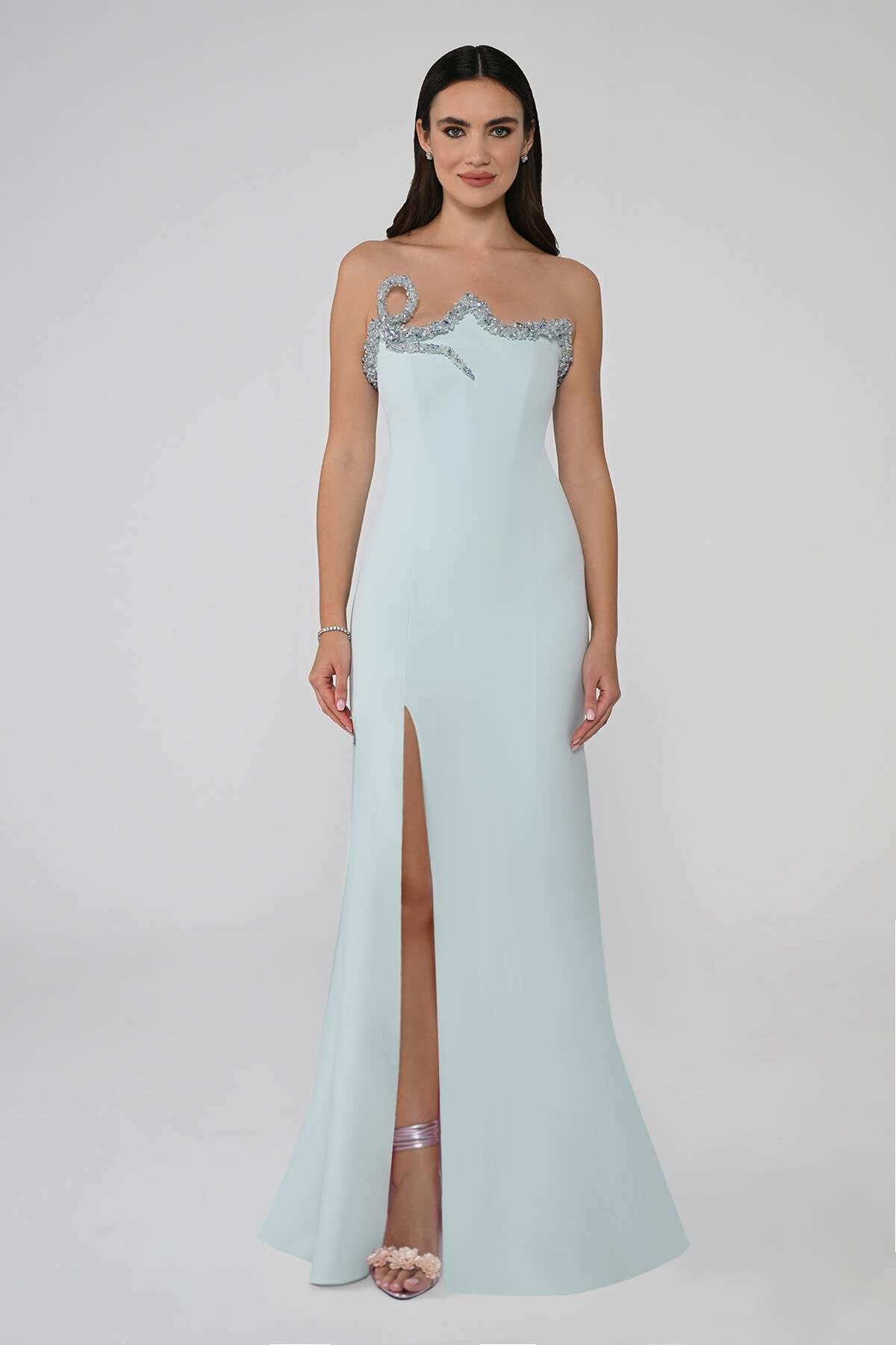 Straplez Yakası Taşlı Asimetrik Kesim Önden Yırtmaçlı Uzun Elbise AÇIK MAVİ - 36