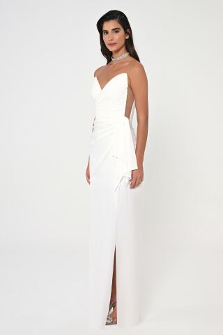 Trägerloses, plissiertes, langes Chiffonkleid mit Seitenschlitz, Weiß - 36