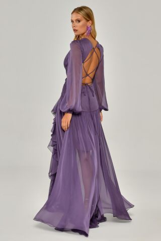 Langes Chiffonkleid mit V-Ausschnitt und Schnalle vorne, doppeltem Schlitz, Flieder - 40