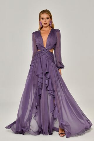 Langes Chiffonkleid mit V-Ausschnitt und Schnalle vorne, doppeltem Schlitz, Flieder - 40