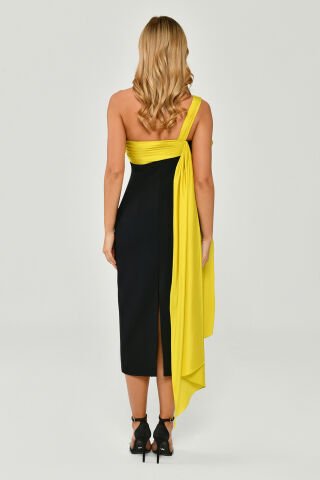 Tek Omuzdan Tafta Kumaş Bağlamalı Krep Midi Elbise