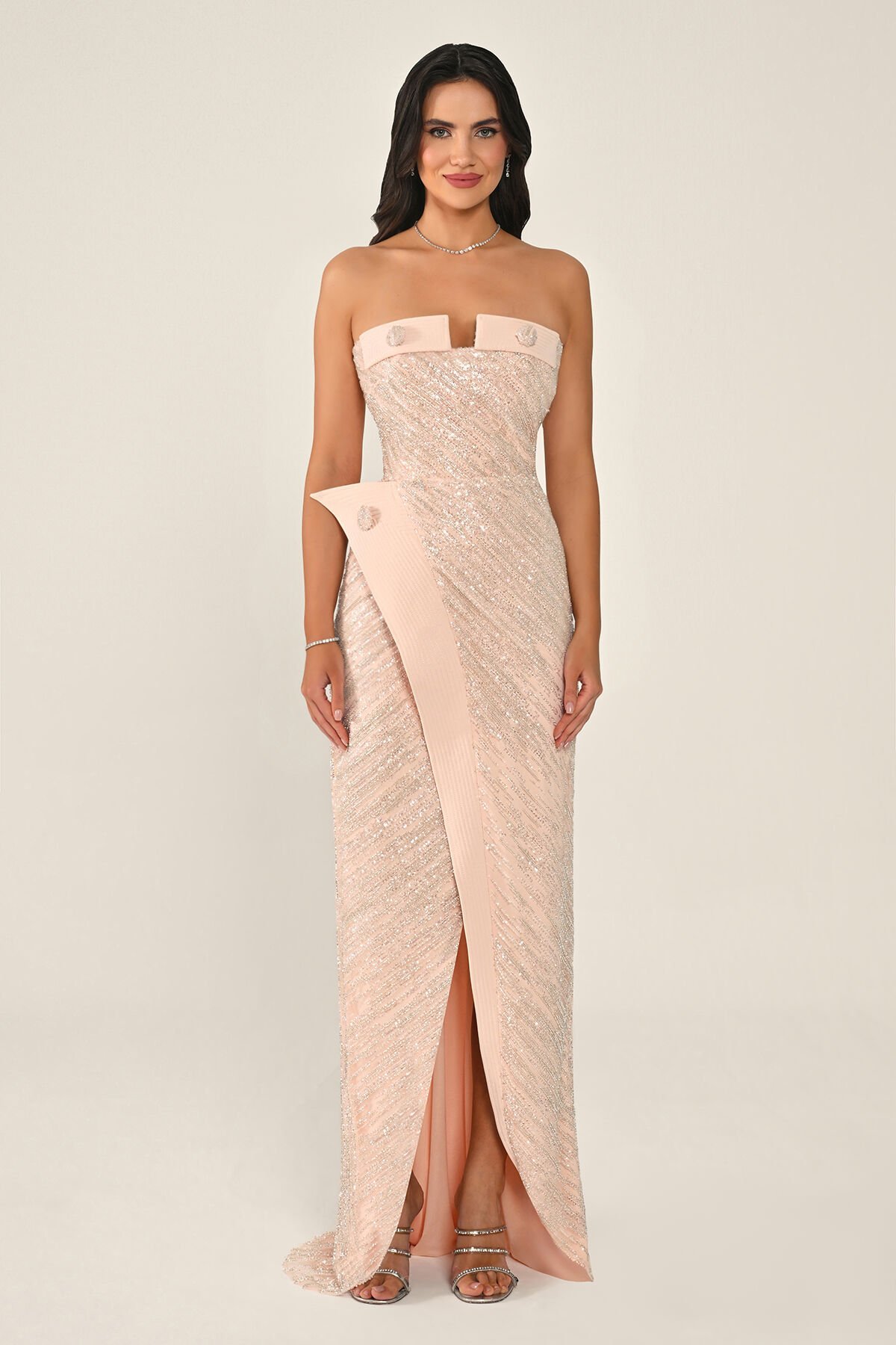 Straplez Düğme Aksesuarlı Payet Uzun Elbise