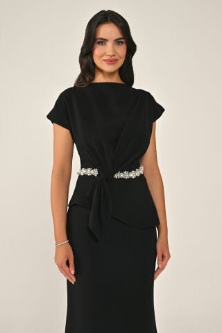 Kısa Kollu Beli Aksesuarlı Krep Uzun Elbise