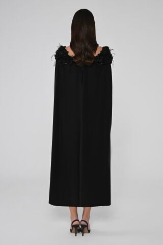 Omuzları Çiçek Aksesuarlı Pelerinli Midi Elbise Siyah - 44