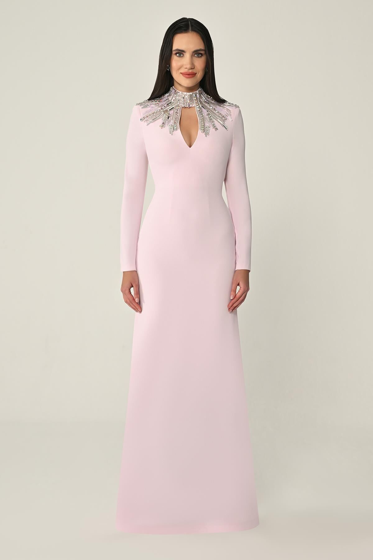 Uzun Kollu Üst Aksesarlı Sırt Dekolteli Krep Uzun Elbise Pembe - 42