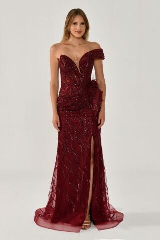 Langes Tüllkleid mit tiefem One-Shoulder-Schlitz