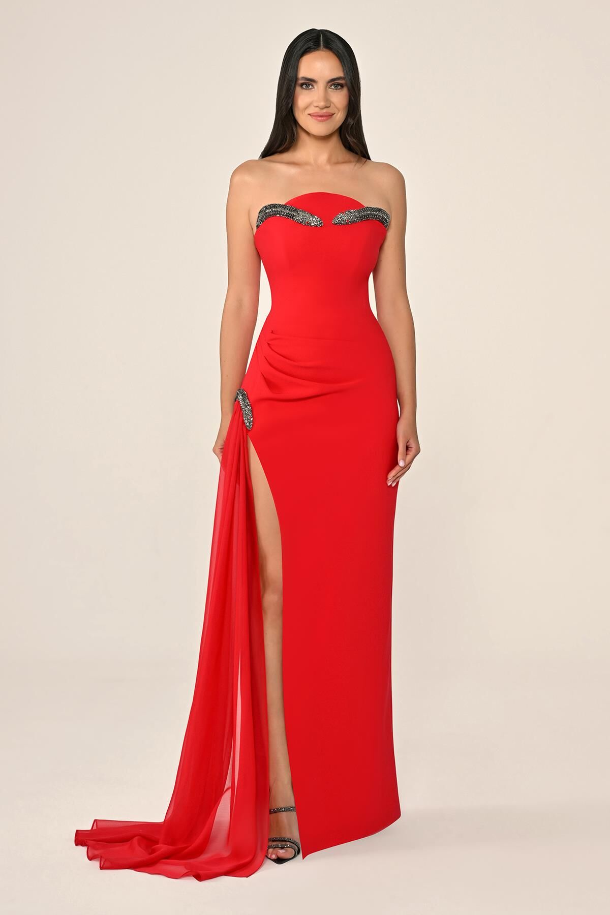 Strapzlez Aksesuarlı Yandan Şifon Kuyruklu Krep Uzun Elbise Kırmızı - 40