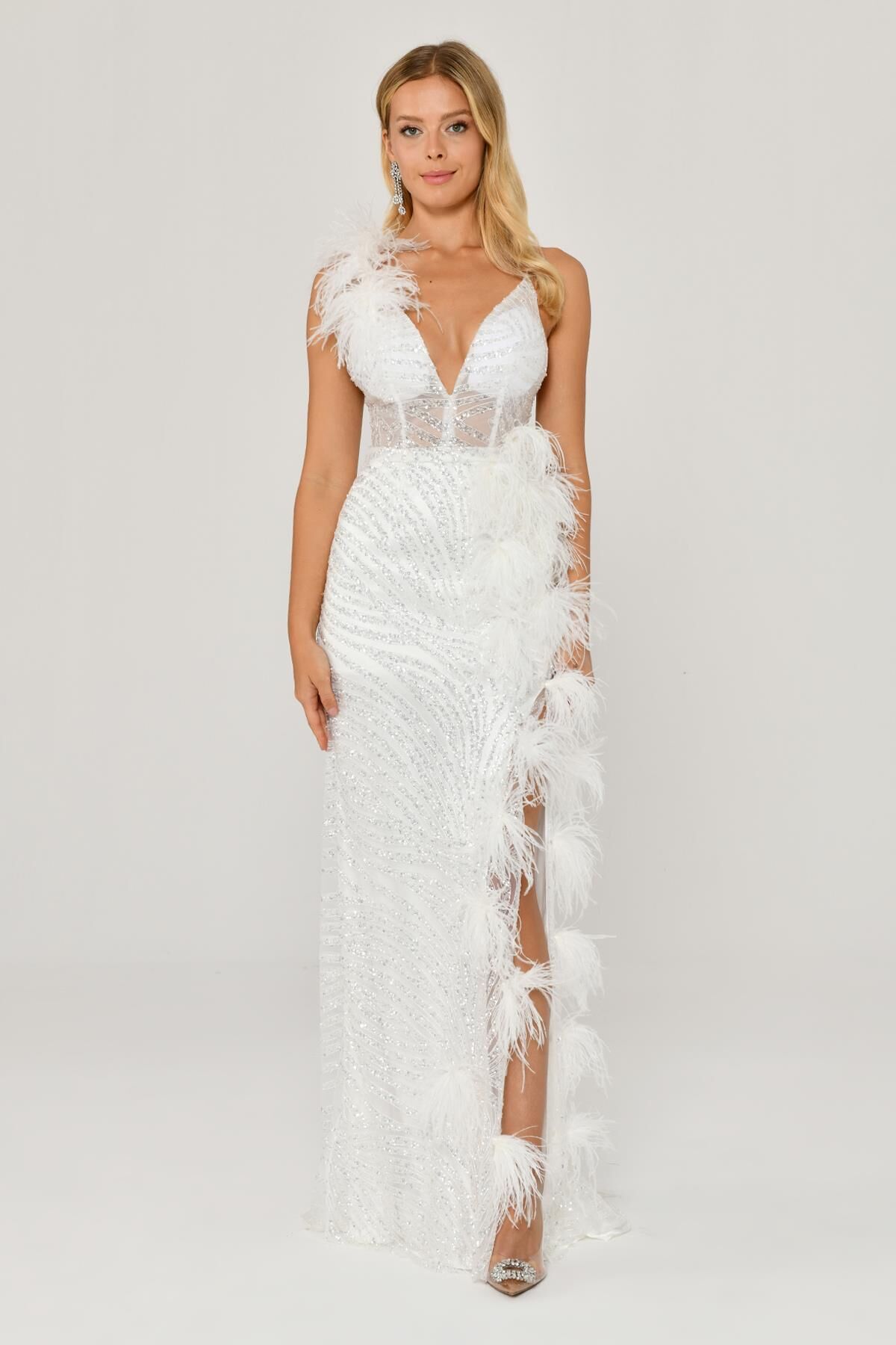 İp Askılı Sırt İp Askılı V Yaka Otriş Akesuarlı Pullu Kumaş Uzun Elbise Beyaz - 36